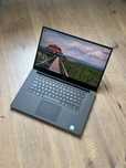 Dell xps 9560• i7-7700HQ• Display 15”  4K•16gb ram• 512 SSD• GTX 1050