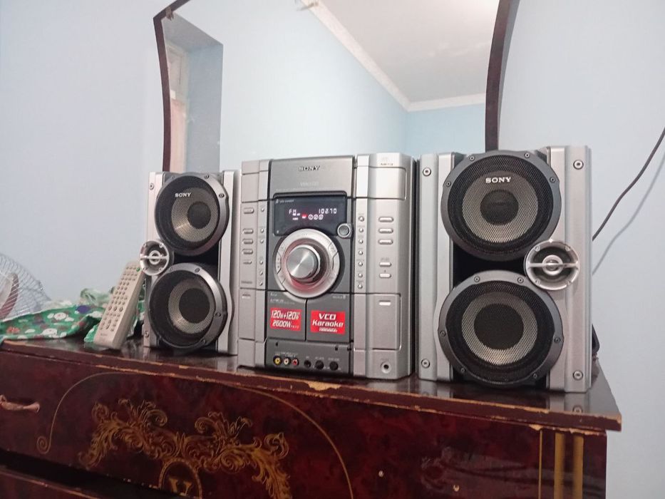 Muzikalniy sentr sotiladi