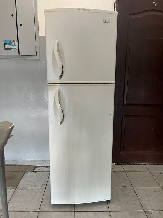 Продам холодильник LG