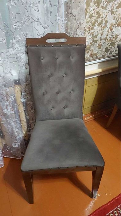 Stol va 12ta stullar