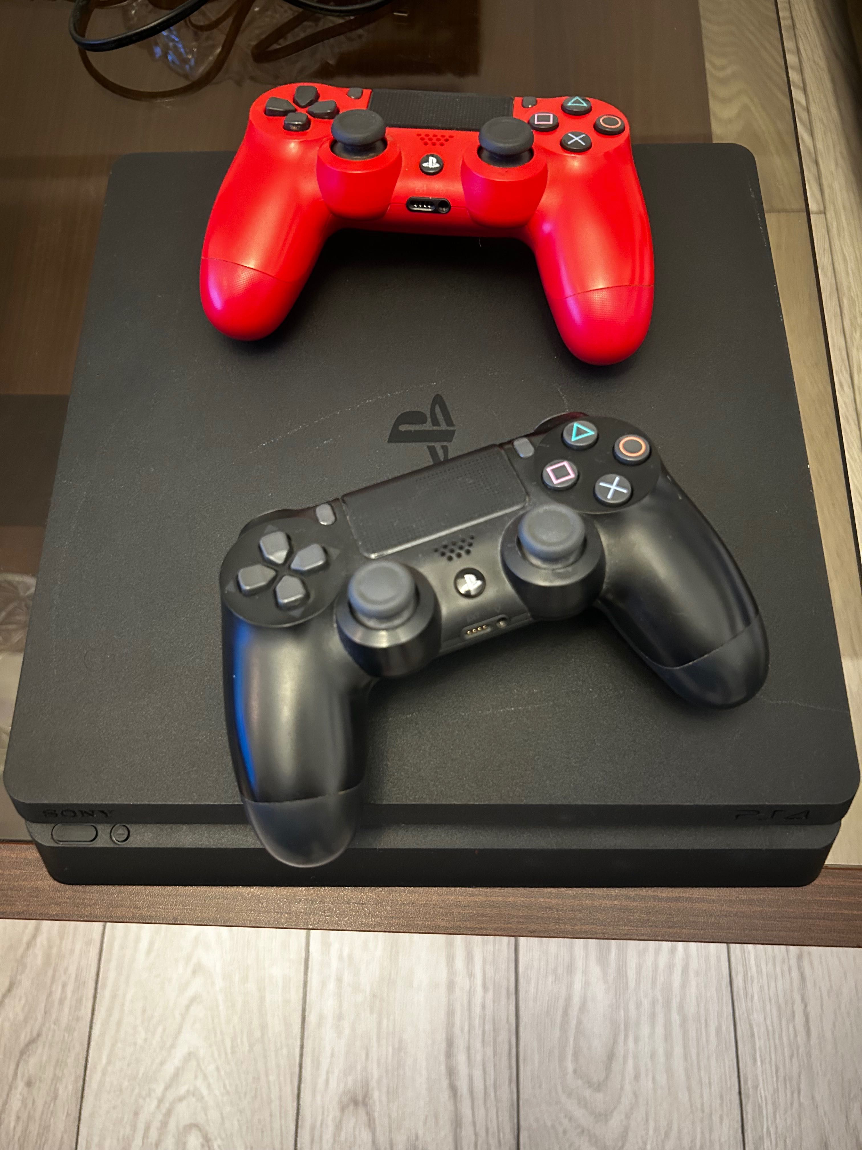 Playstation 4 Slim 500GB, 2XDualShock, jocuri(RDR2, Far Cry5, etc)