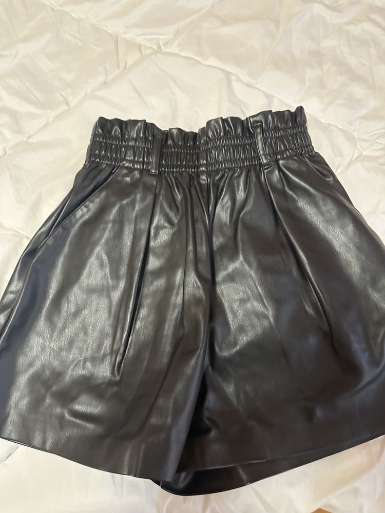 Къси панталонки на ZARA