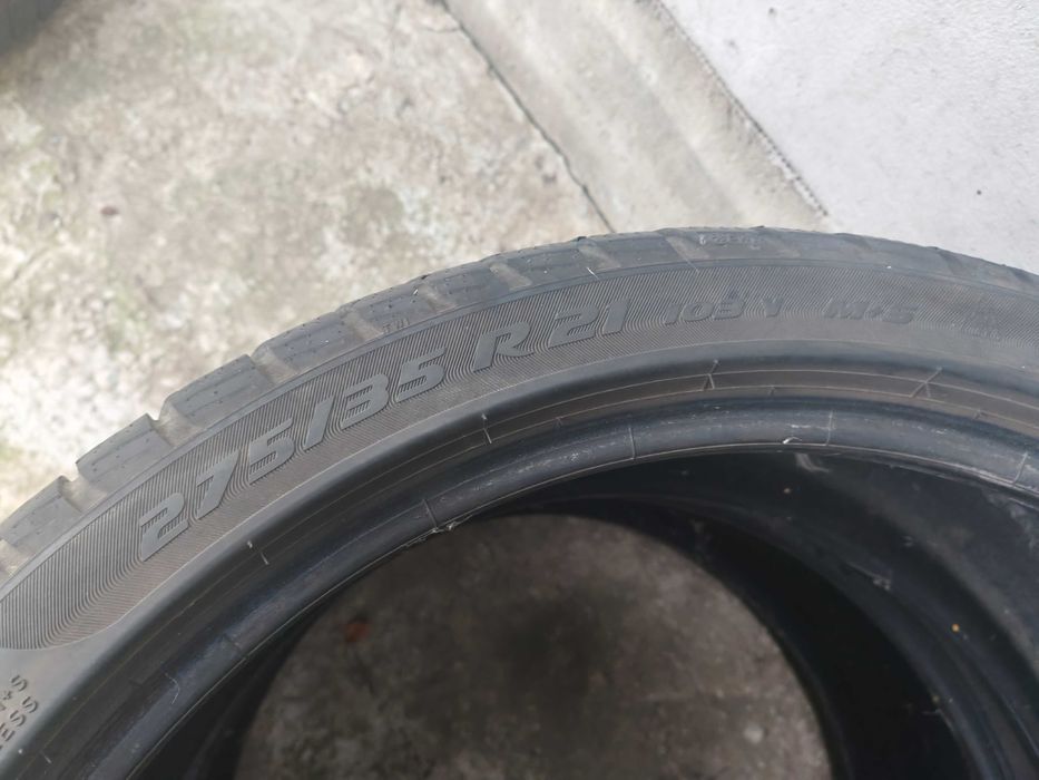 275 35 21,2buc iarna PIRELLI SOTTOZERO3,RunFlat,5mm