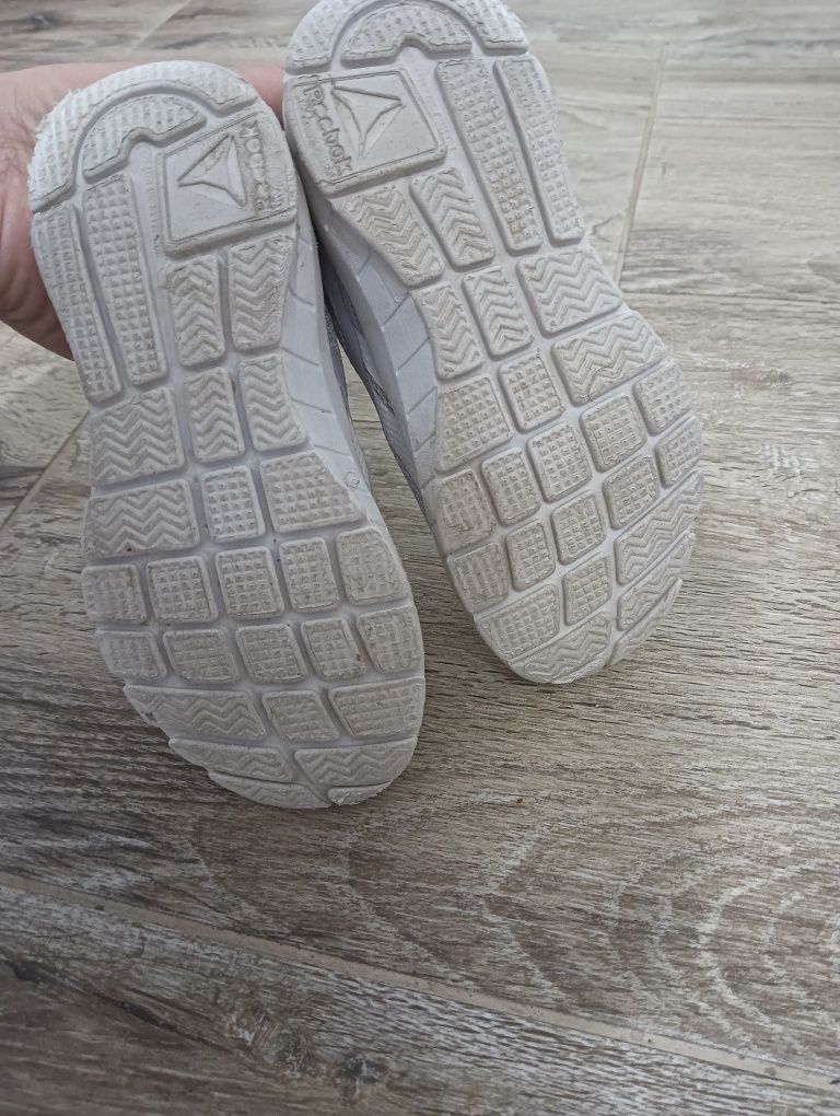 Adidași Reebok 27