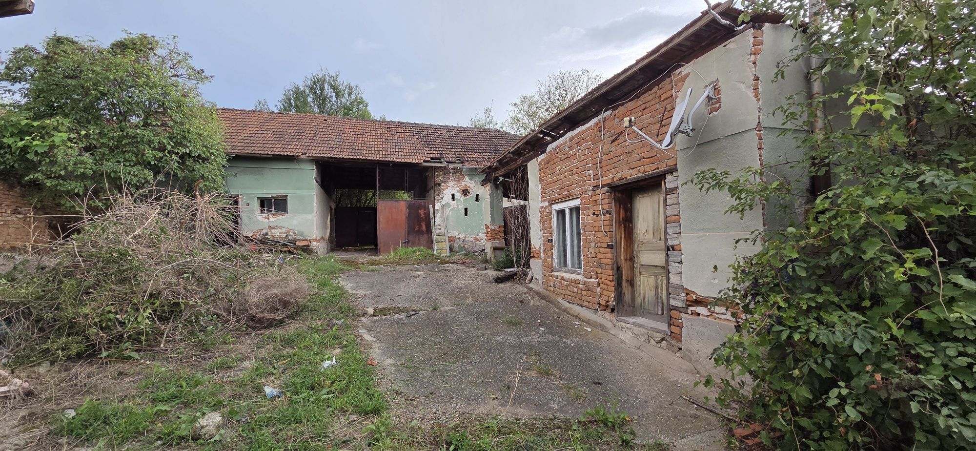 Casa +teren de vanzare 955 mp, Sat Barastii Hațegului