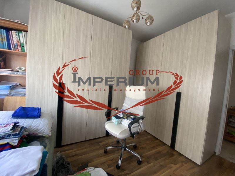 Дава се под наем Четиристаен апартамент в Варна, Базар Левски - 90 кв.м за 459 € - Снимка #6