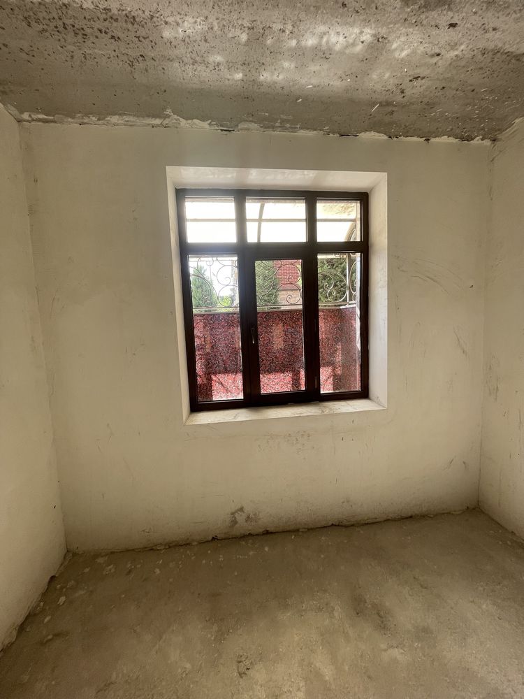 Срочно продам жилой Дархан цокольный этаж с кадастром 66м²,82м²,106м²