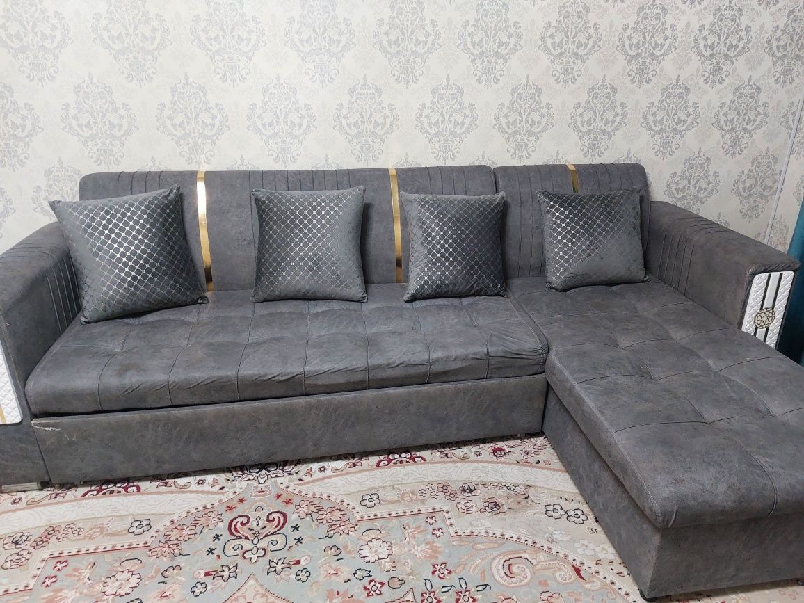 Продам диван хорошем состаяний