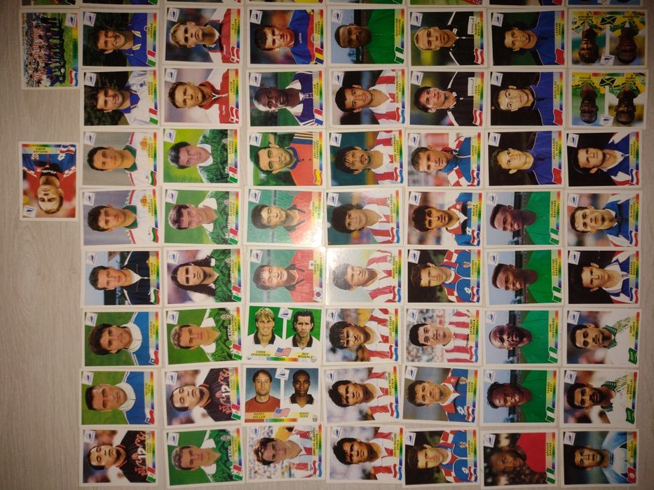 Vând colecție de stickere originale Panini World Cup France 1998
