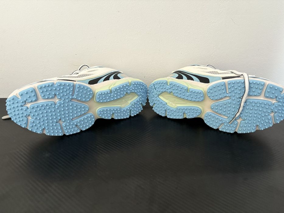 off white be right back