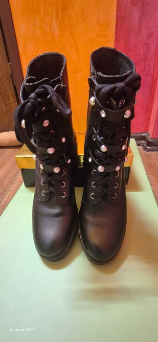 Разкошни боти естествени материали