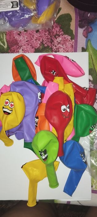 Baloane cu emoji