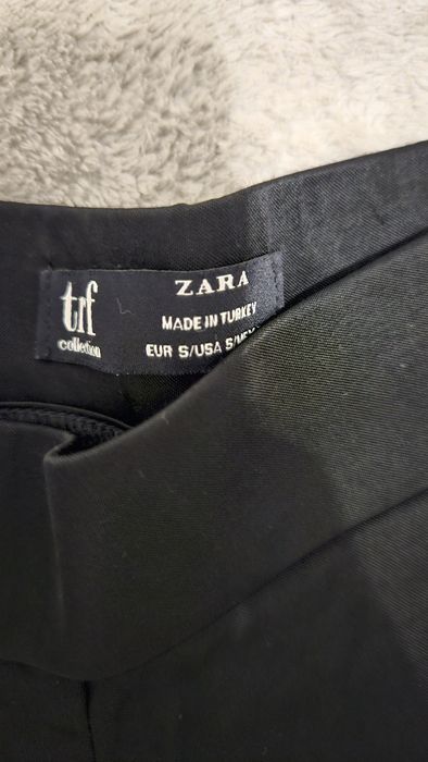 Панталони Zara в страхотен цвят