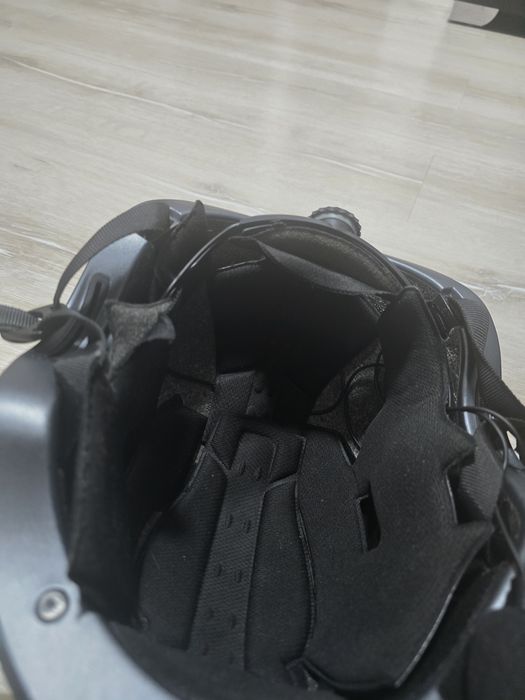 Vând cască pentru bicicletă inteligentă