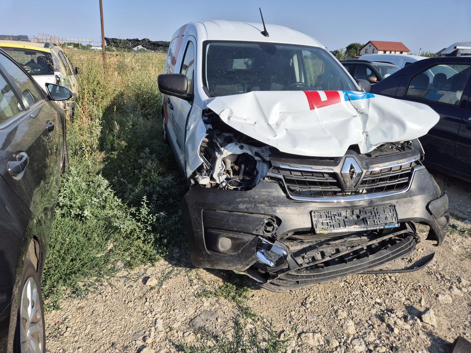 Dacia express avariat lovit