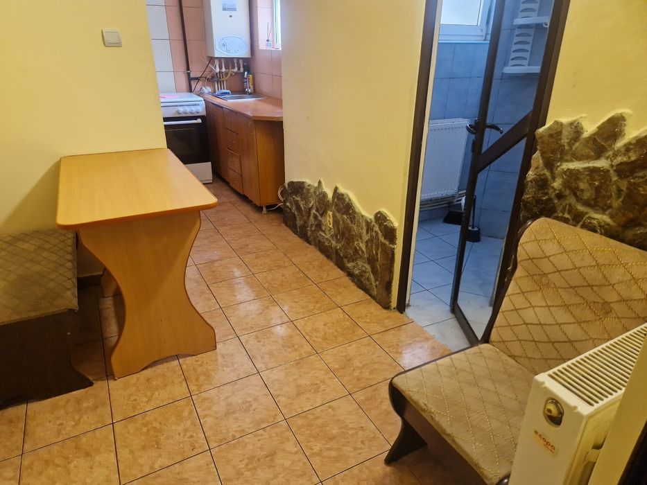 Închiriez Garsonieră Regim Hotelier