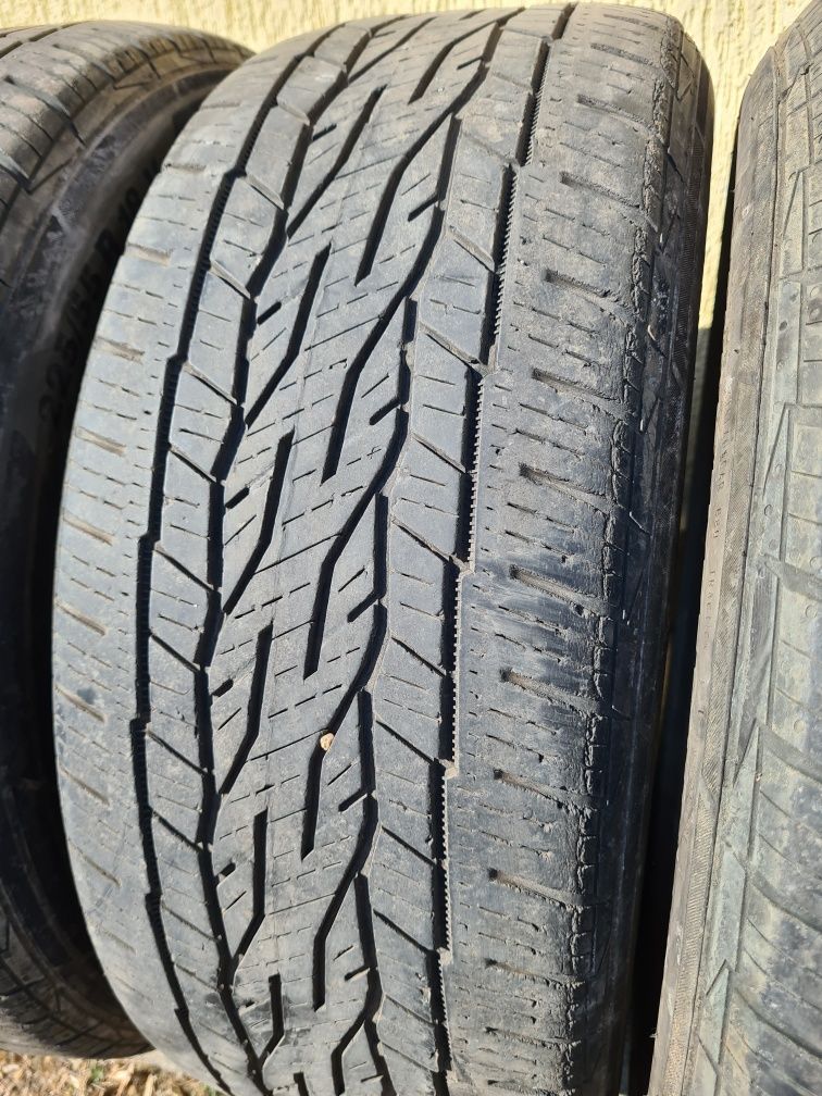 4 бр. всесезонни гуми 225/55/18 Continental 2x5,5 mm 2x4,5 mm DOT 1017