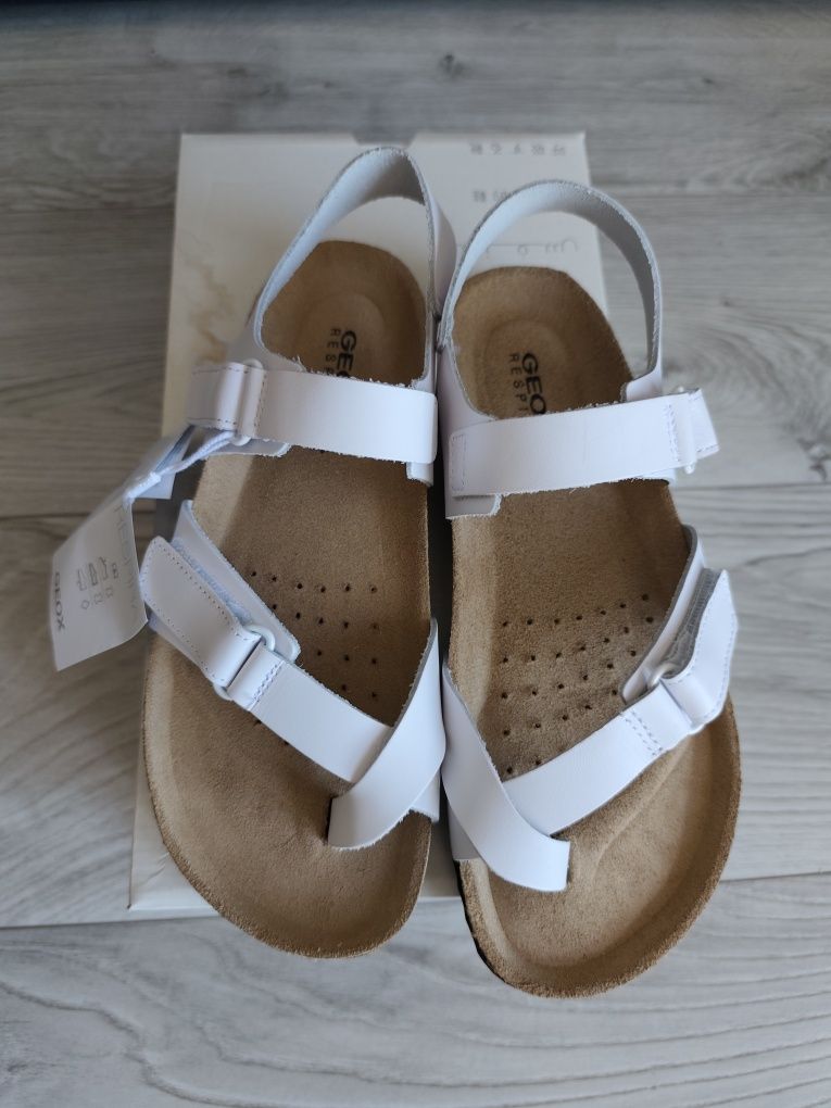 Сандали Geox Women's D Brionia Sandal