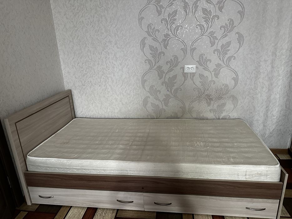 Кровать односпальная