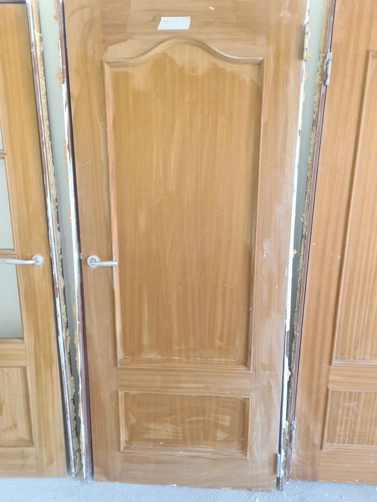 Интериорни врати