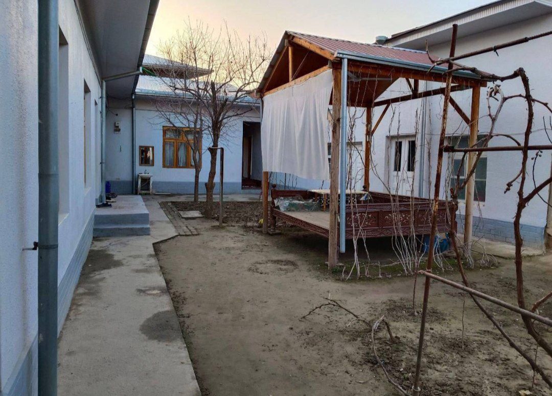 Elitniy mahalla, chorsu guncha 4,2 sotix 24 fasad