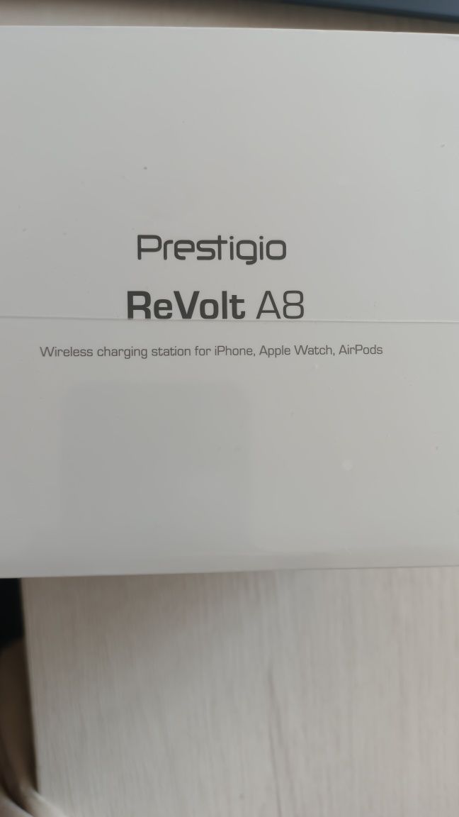 Беспроводное зарядное устройство ReVolt A8 серый