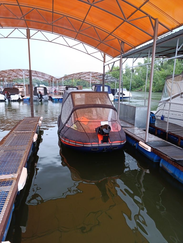 Лодка reef triton S-max 400