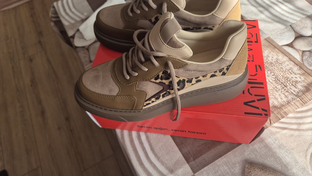 Чисто нови обукви ,39 номер