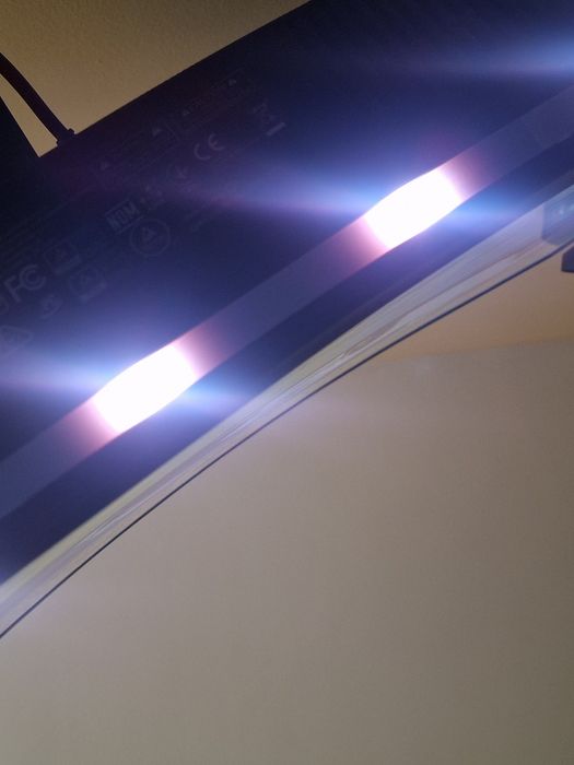 Acer Predator Z271 счупена матрица