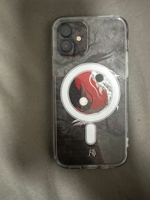 Продам айфон 12