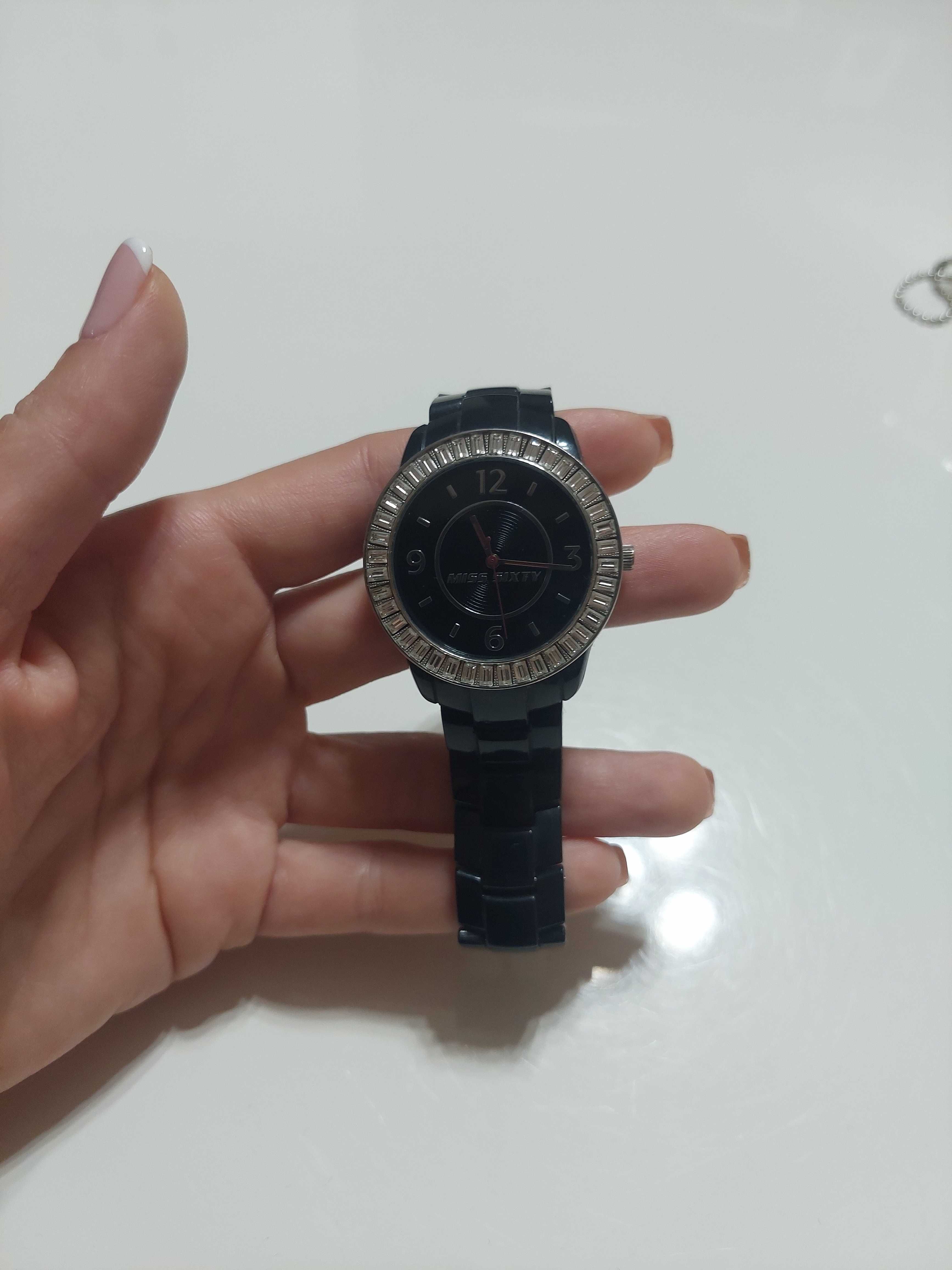 Часовник Miss Sixty