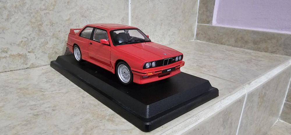BMW E30 M3 1/24 Burago