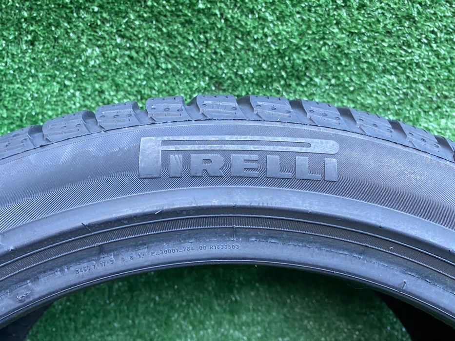 Set 2 anvelope iarna Pirelli  Sottozero 3  225 45 R18 DOT 1719
