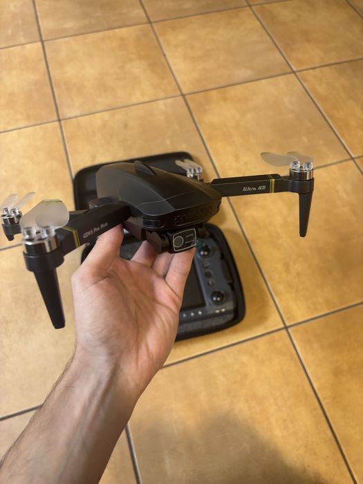 Drona cu Camera in Telecomanda si Aplicatie - NOU