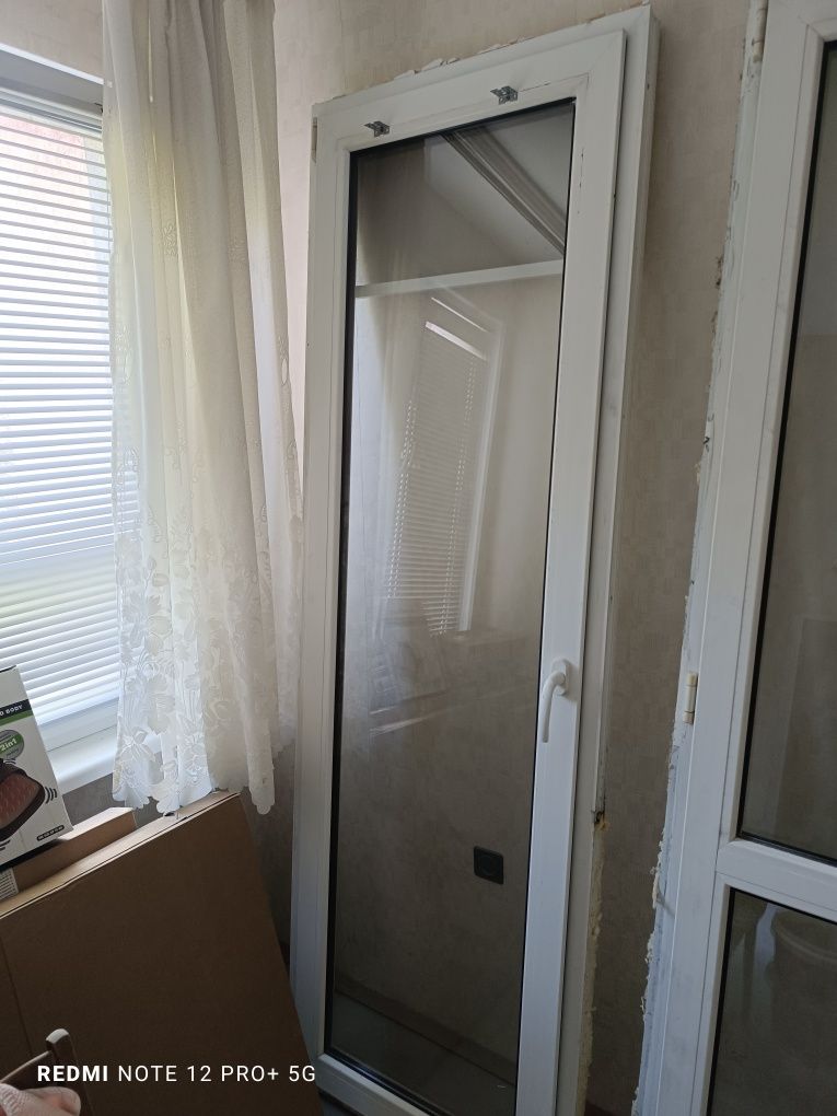 Продавам готови пвц и алуминиева дограма врати, и врати прозорци