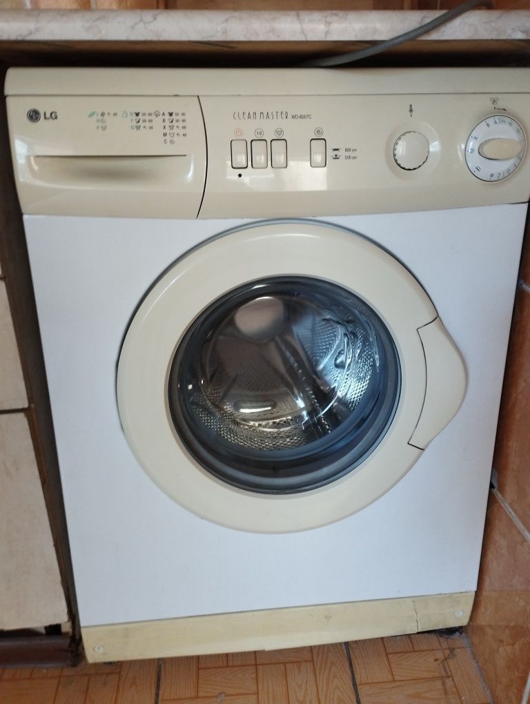 Продам стиральную машинку