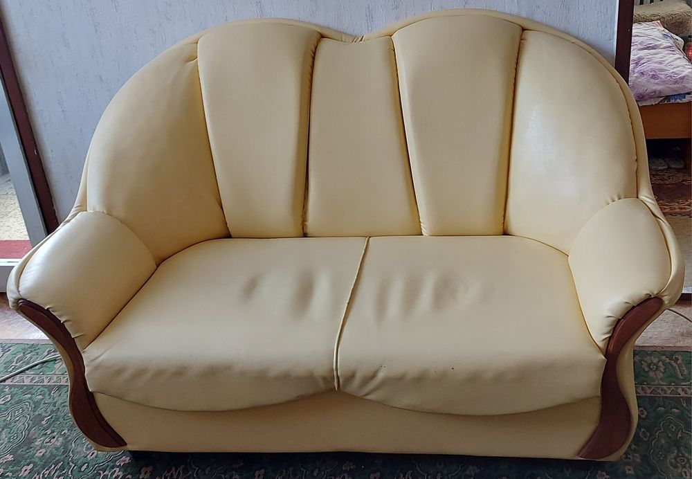 Диван от еко-кожа