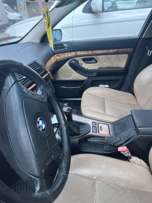 BMW 528i Тъмно зелен