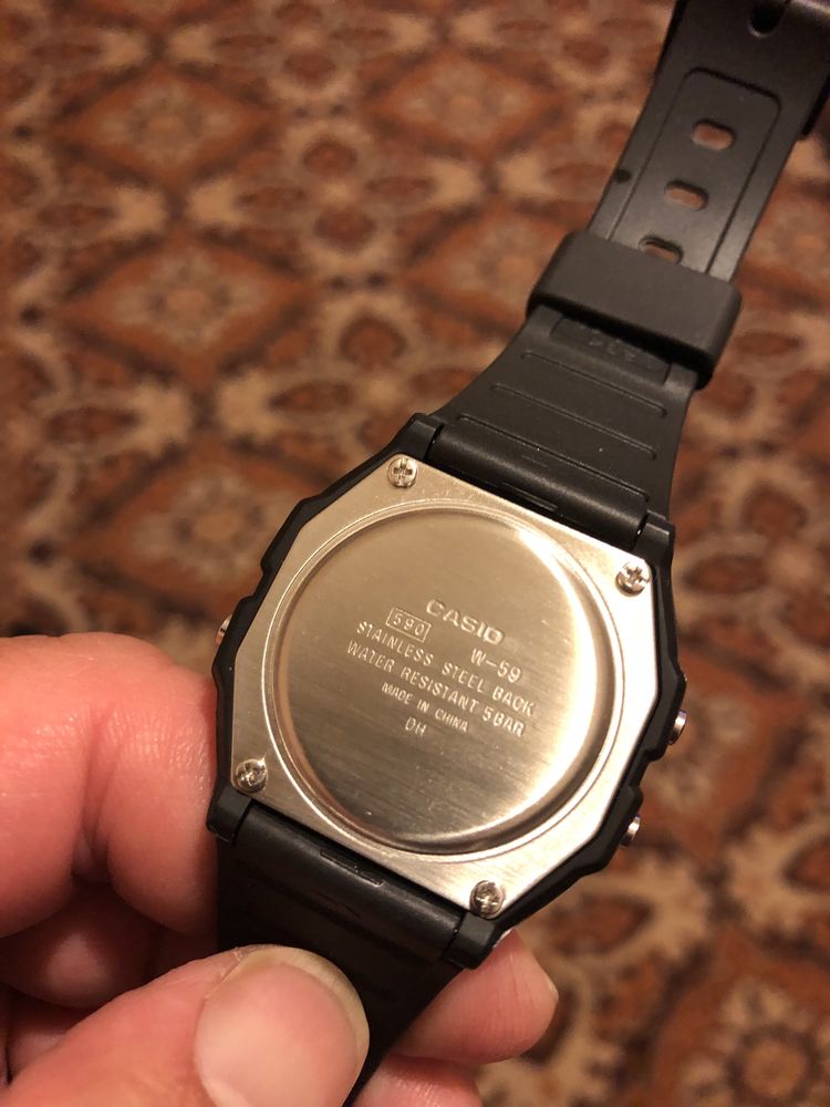 Часовник Casio нов