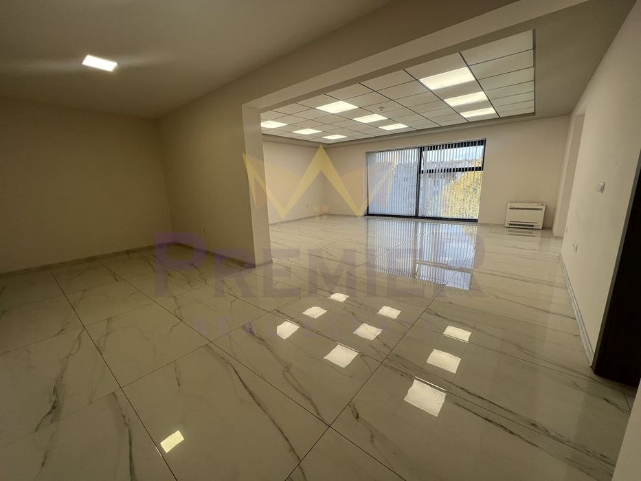 Дава се под наем Офис в Варна, Център - 120 кв.м за 816 € - Снимка #1