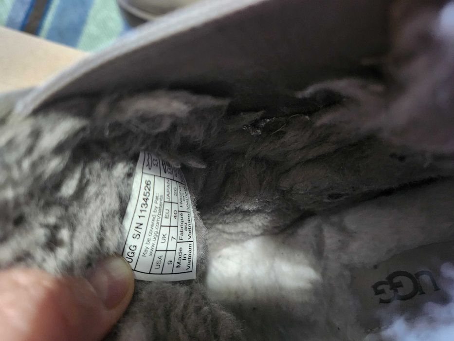 Vand UGG originale in stare impecabila