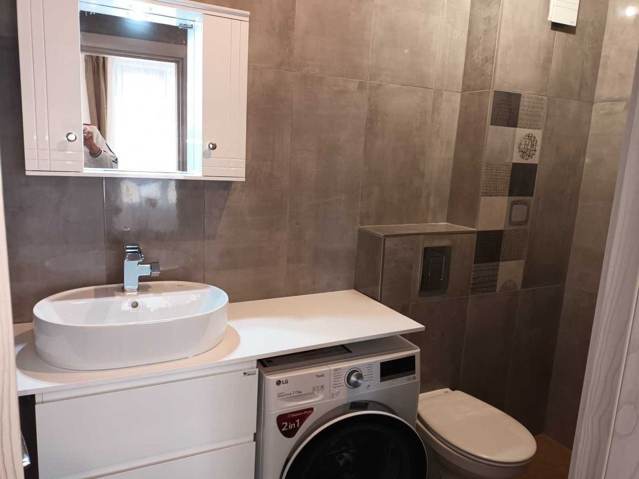 Дава се под наем Тристаен апартамент в София, Изток - 100 кв.м за 612 € - Снимка #5