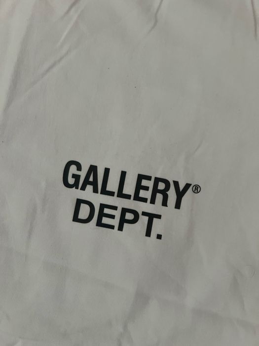 Tricou gallery dept