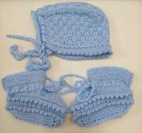 Бебешки терлици и шапка - ръчно плетиво