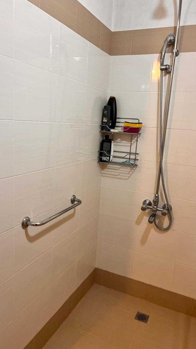 ПРОДАВА СЕ: Просторна двуетажна къща с двор и чудесна локация!