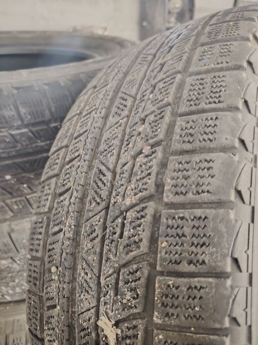 Шины б/у  225х65х17 зимние