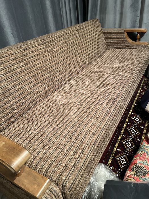 Продается старый диван