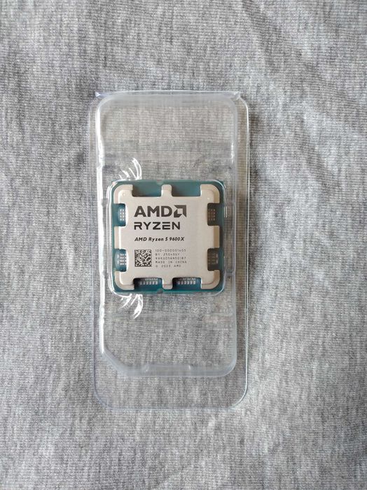 Продавам чисто нов процесор AMD Ryzen 5-9600X