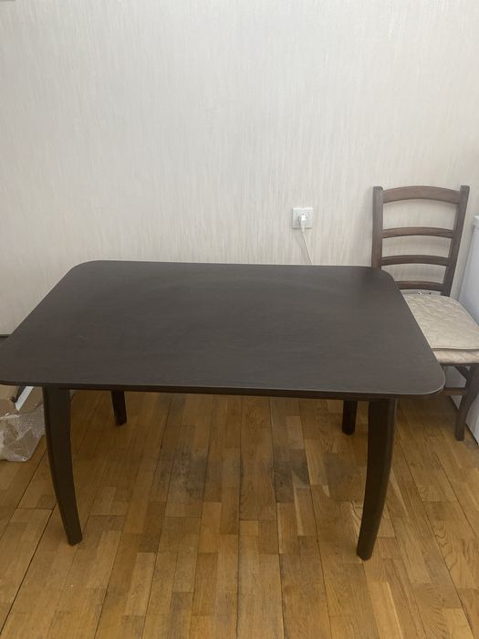 Стол в отличном состоянии