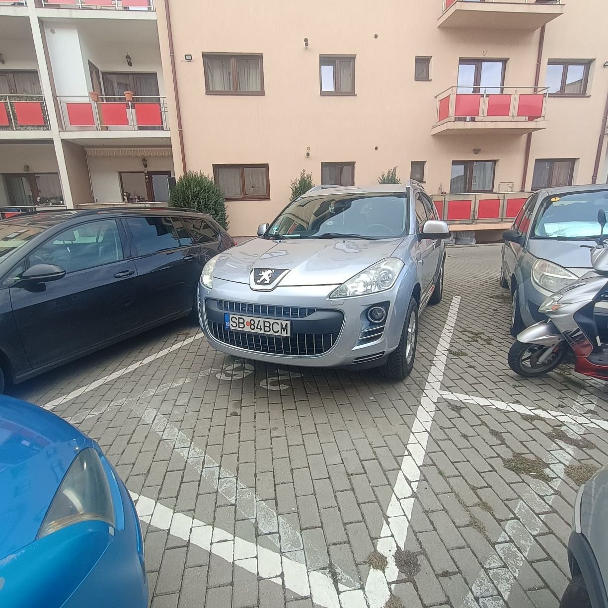 Peugeot 4007 2008 2.2hdi 4x4 la buton 7 locuri